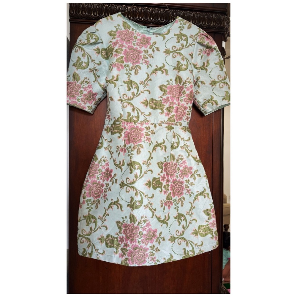 ASOS Short Sleeve Historical
Jacquard Dress - Picture 3 of 16